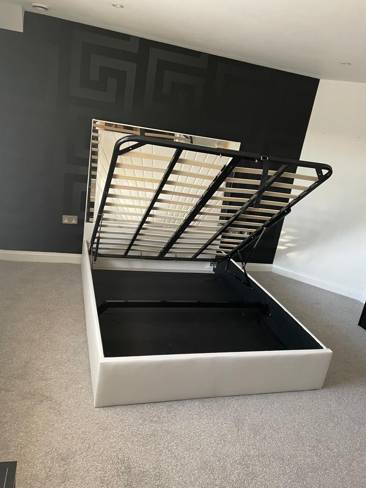 Sunrise Mirror Bed