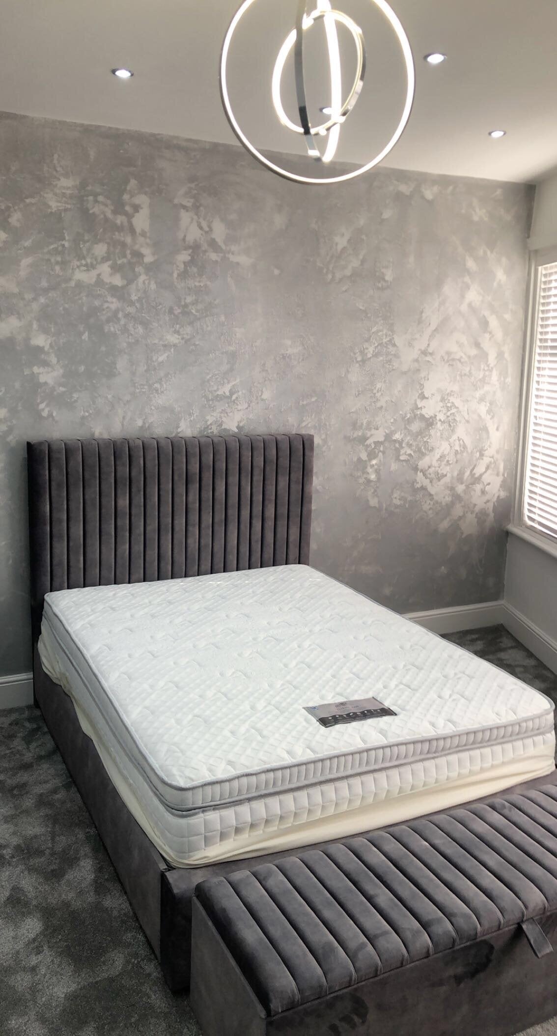 Olivia linear Bed