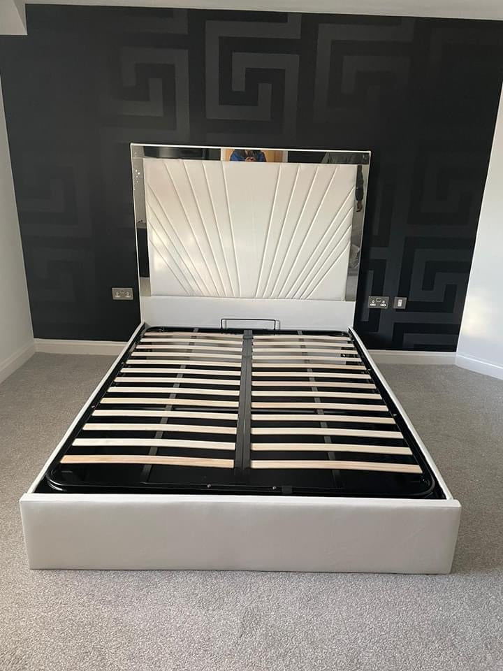 Sunrise Mirror Bed